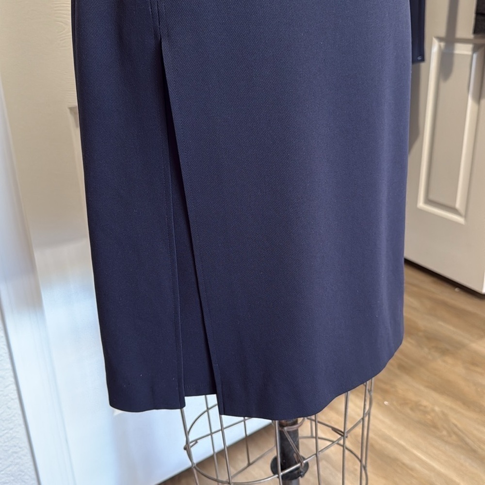 Ann Taylor Classy and Sophisticated sleeveless dark navy dress. Size 6 - Picture 2 of 9